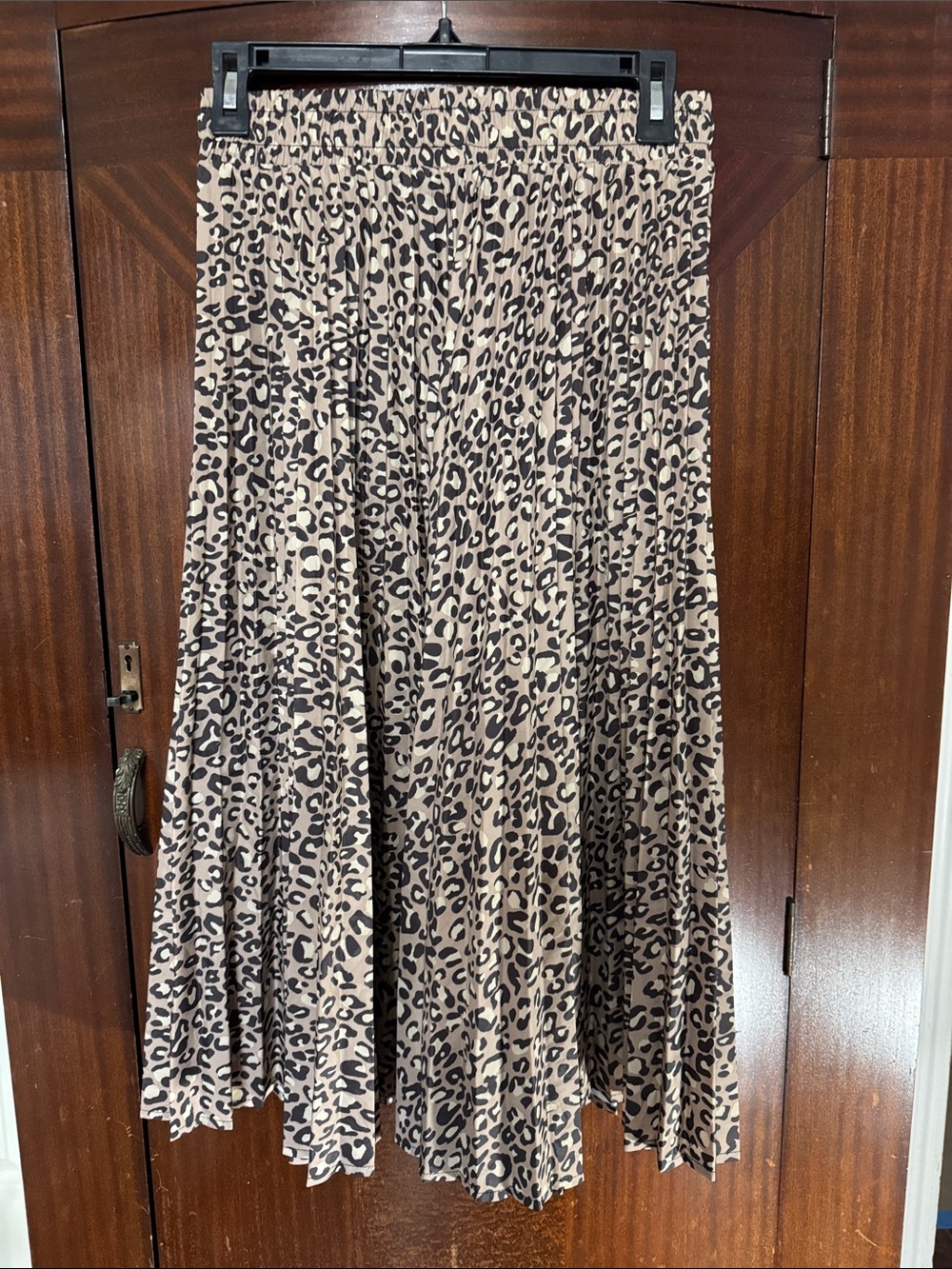Pleated Leopard Print Midi Skirt